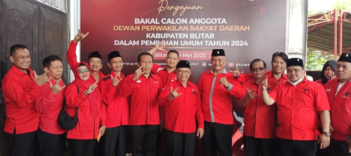 PDI Perjuangan Blitar Resmi Mendaftarkan Bacaleg Ke KPU IndonesiaPos