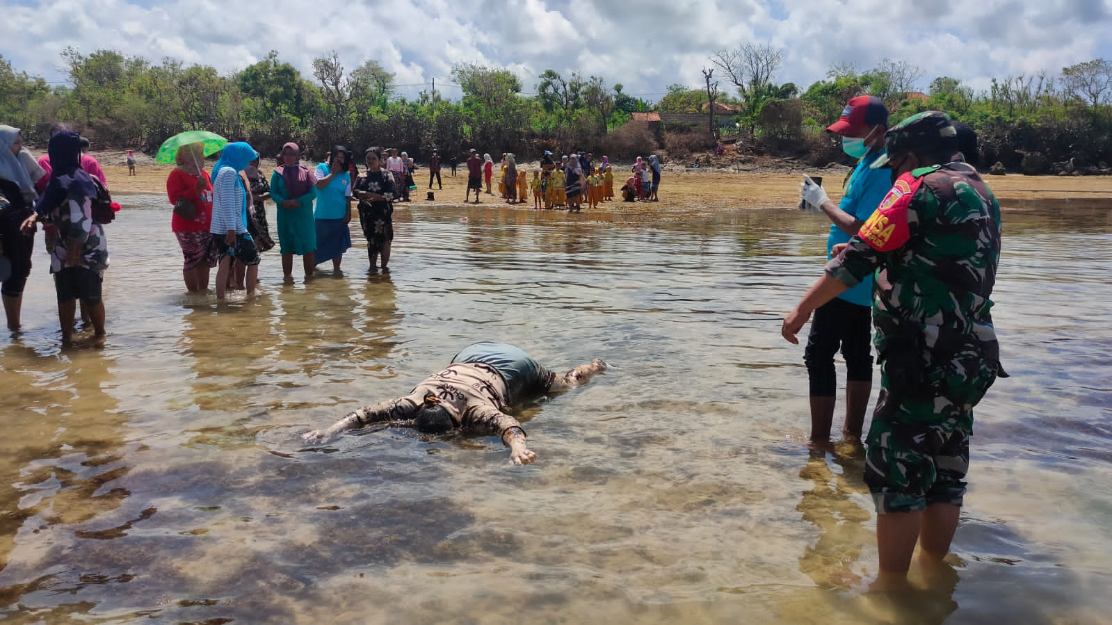 Sosok Mayat Perempuan Tanpa Identitas Ditemukan Nelayan Ditepi Pantai Gegerkan Warga Indonesiapos