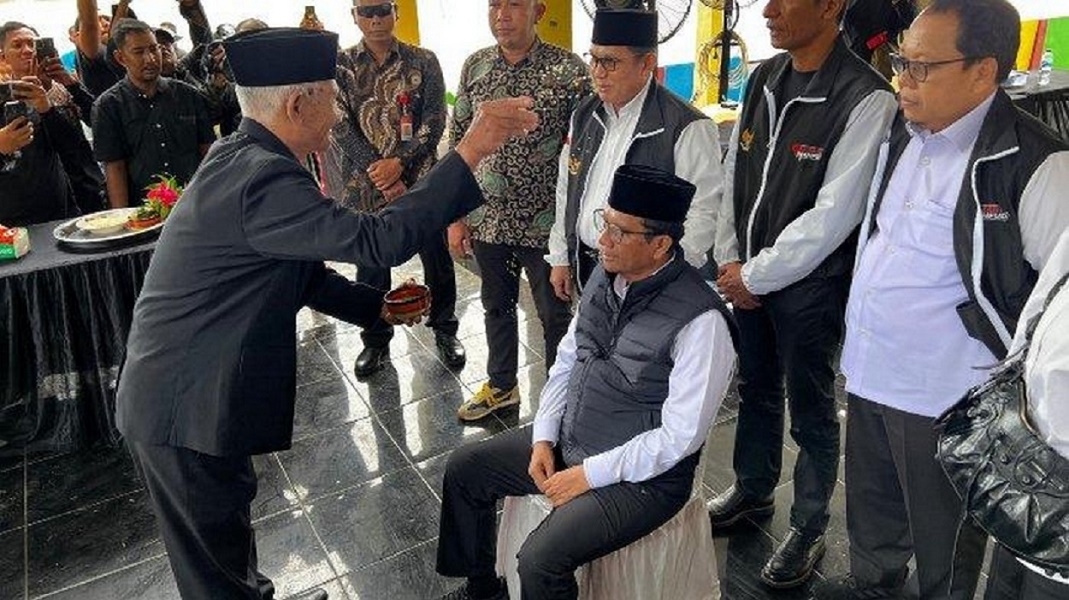 Kampanye Ganjar Mahfud Janji Tingkatkan Kesejahteraan Guru Ngaji Dan ...