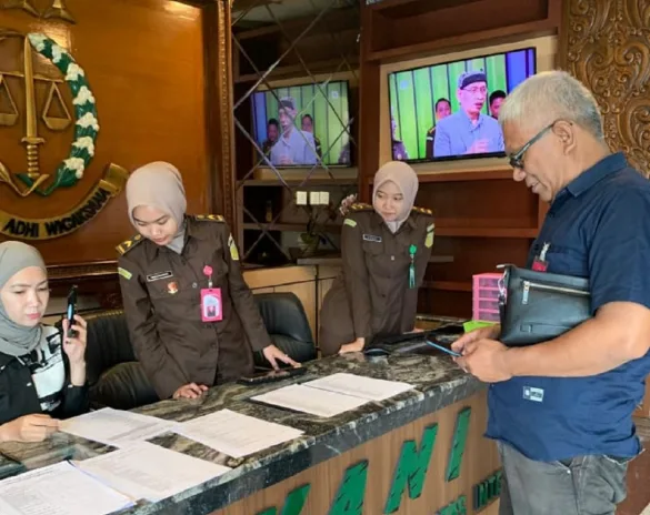 ketua LSM BIJAK Jember. Ahus MM